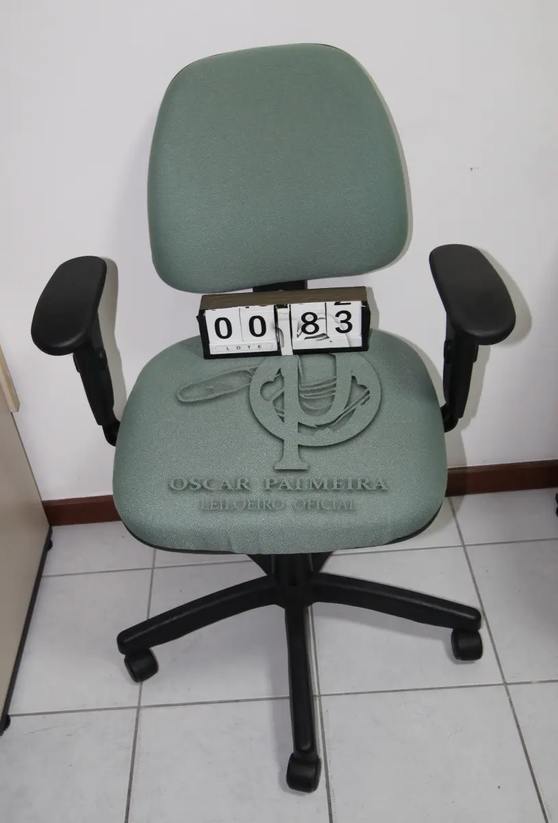 LOTE 083 - LOTE - 0083 - CADEIRA SECRETÁRIA GIRATÓRIA C/ BRAÇO