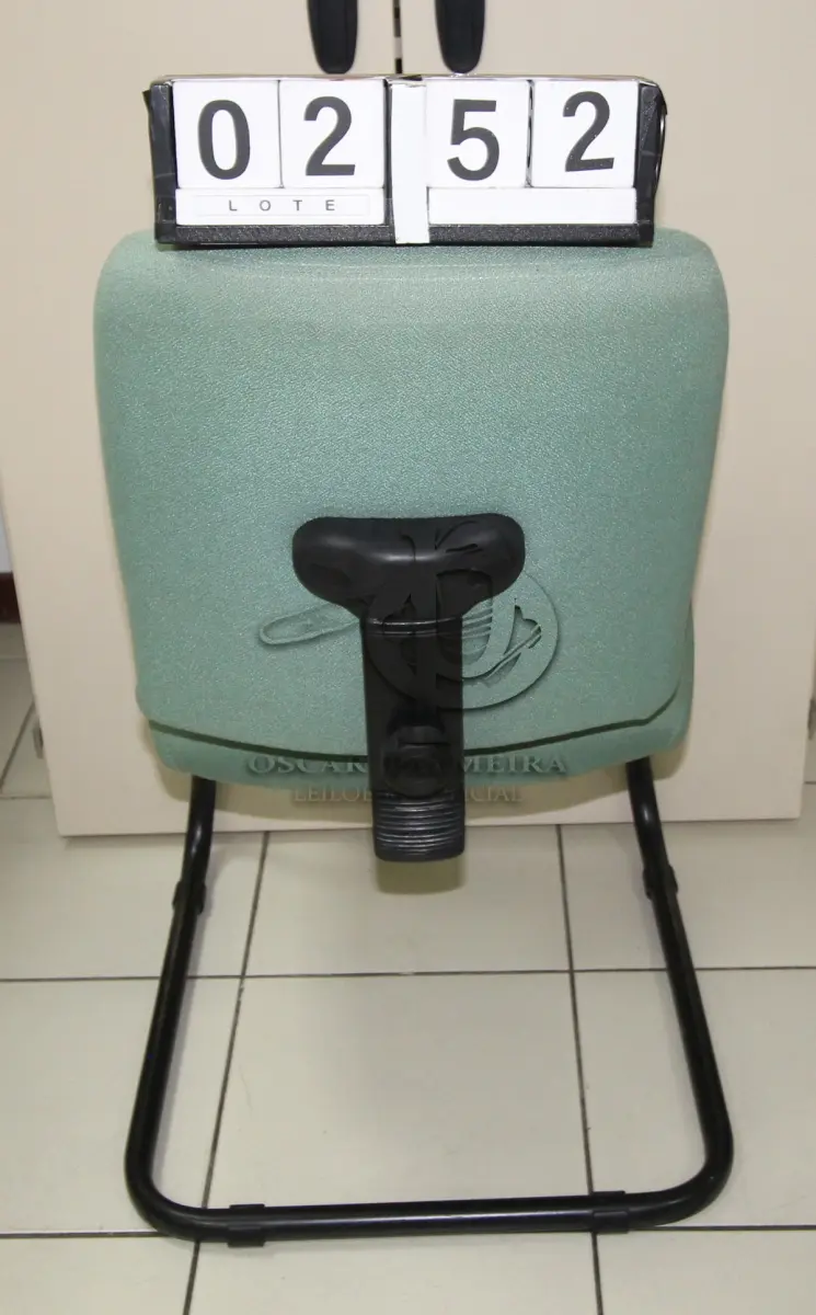 LOTE 252 - LOTE - 0252 - CADEIRA SECRETÁRIA FIXA S/ BRAÇO