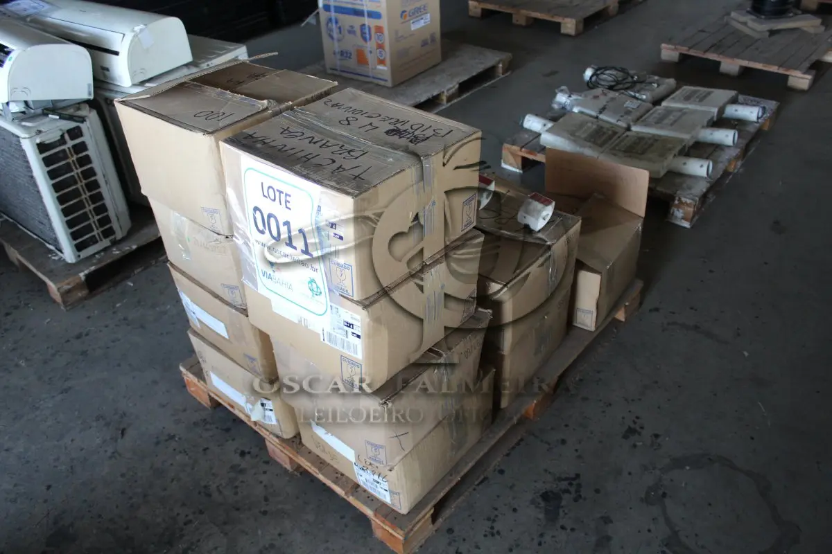 LOTE 011 - MATERIAL DIVERSO