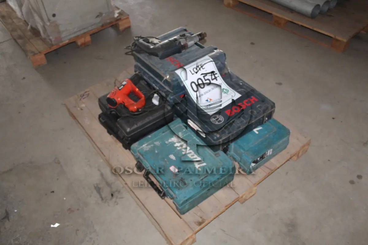 LOTE 054 - MATERIAL DIVERSO