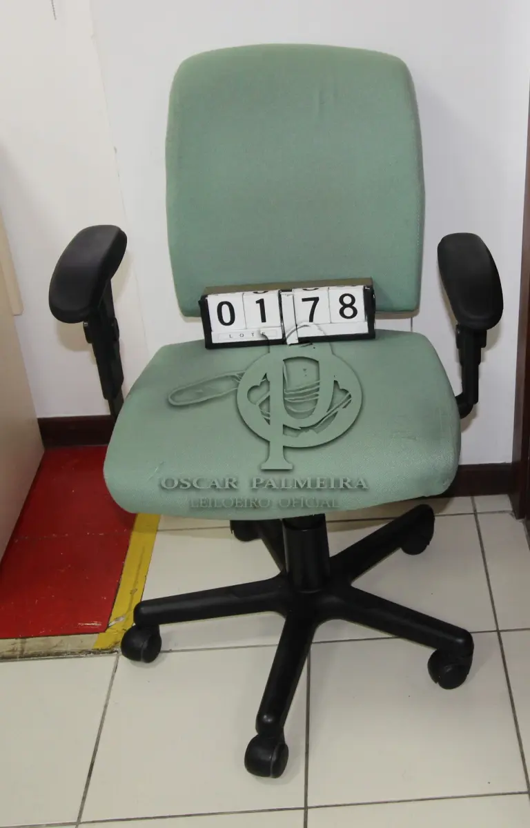 LOTE 178 - LOTE - 0178 - CADEIRA SECRETÁRIA GIRATÓRIA C/ BRAÇO