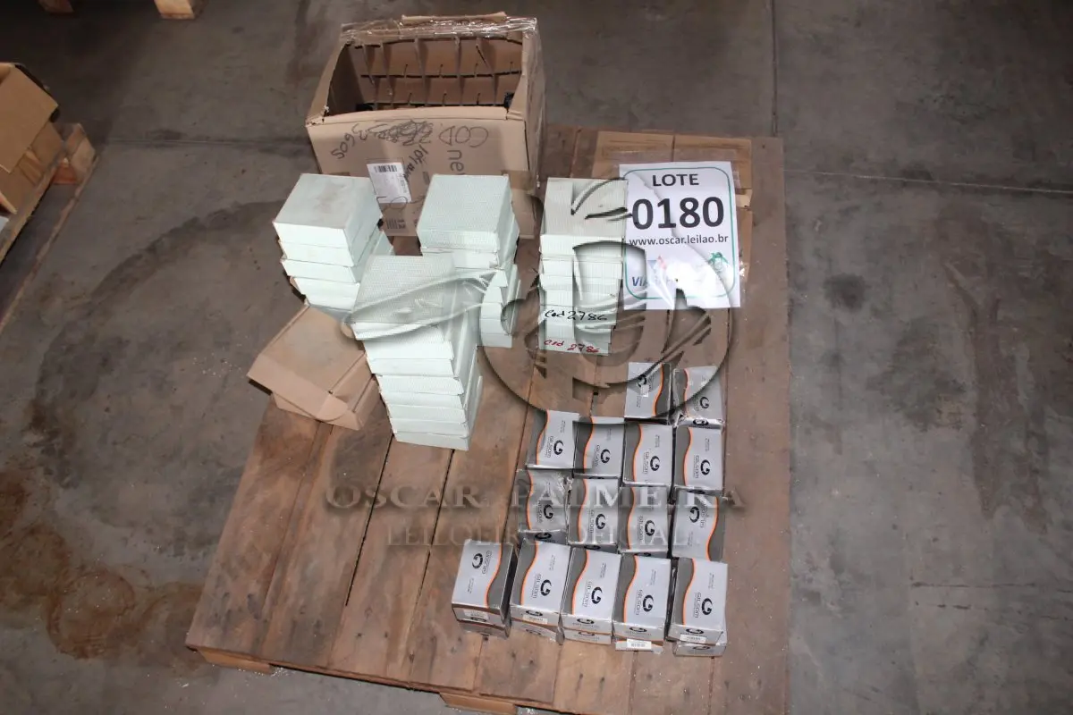 LOTE 180 - MATERIAL DIVERSO