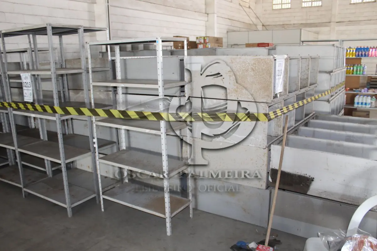 LOTE 213 - MATERIAL DIVERSO