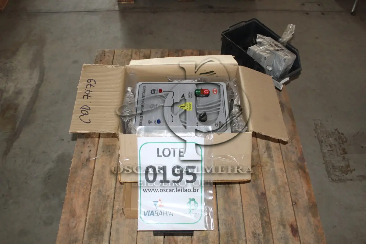 LOTE 195 - MATERIAL DIVERSO