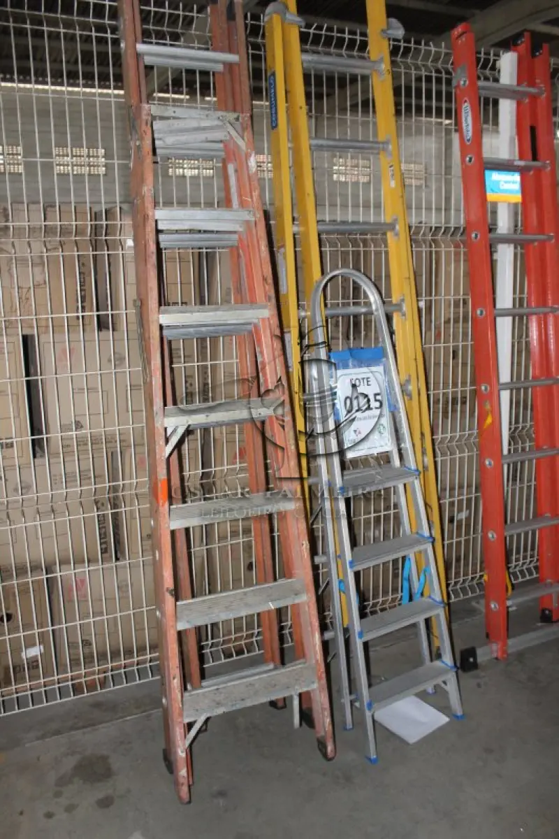 LOTE 115 - MATERIAL DIVERSO