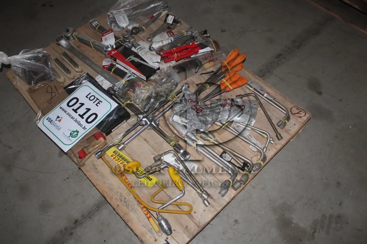 LOTE 110 - MATERIAL DIVERSO