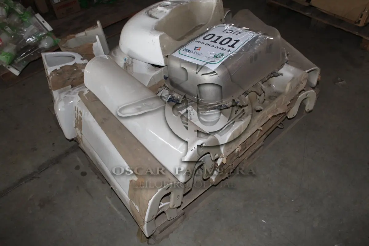 LOTE 101 - MATERIAL DIVERSO