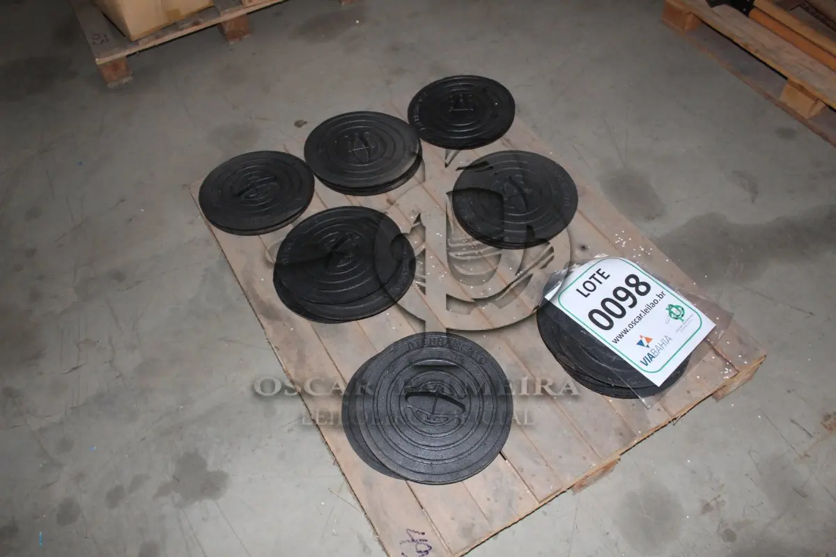 LOTE 098 - MATERIAL DIVERSO