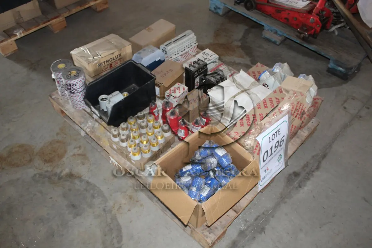 LOTE 196 - MATERIAL DIVERSO