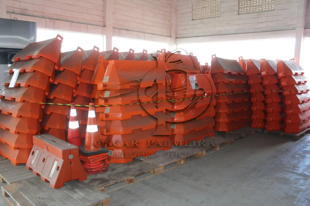 LOTE 173 - MATERIAL DIVERSO