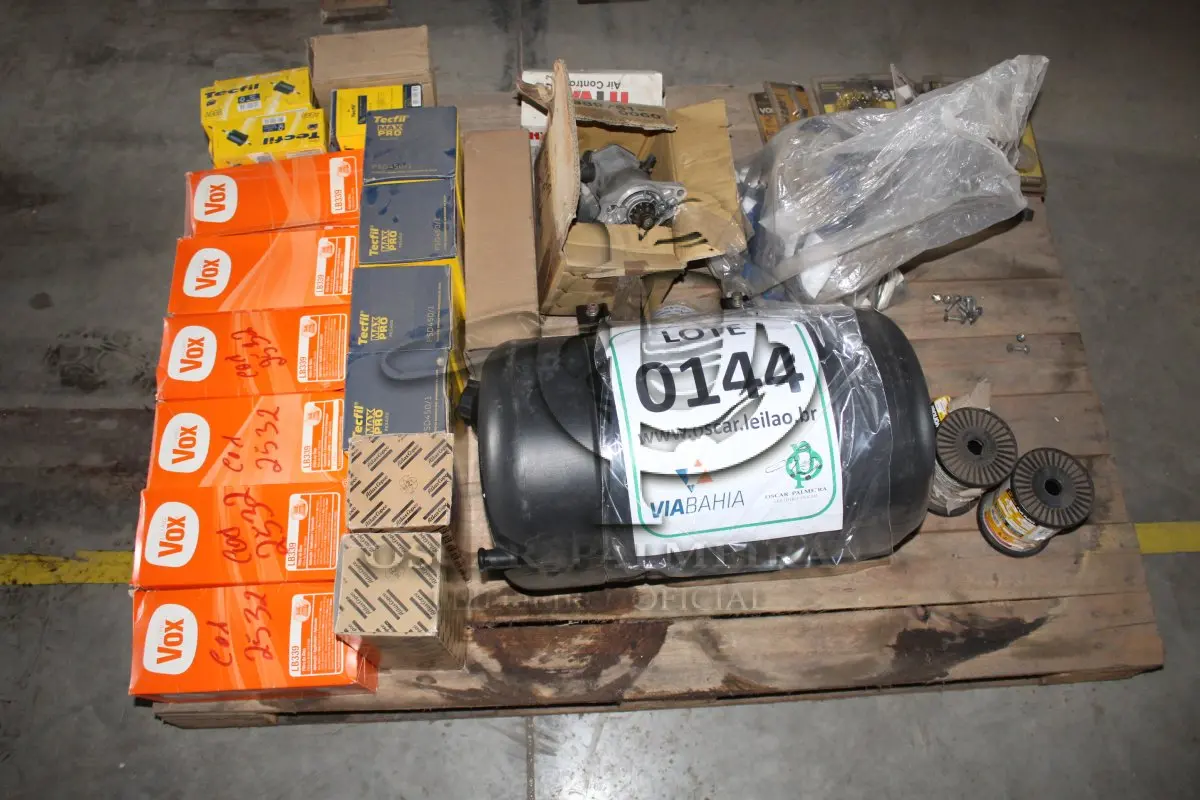 LOTE 144 - MATERIAL DIVERSO