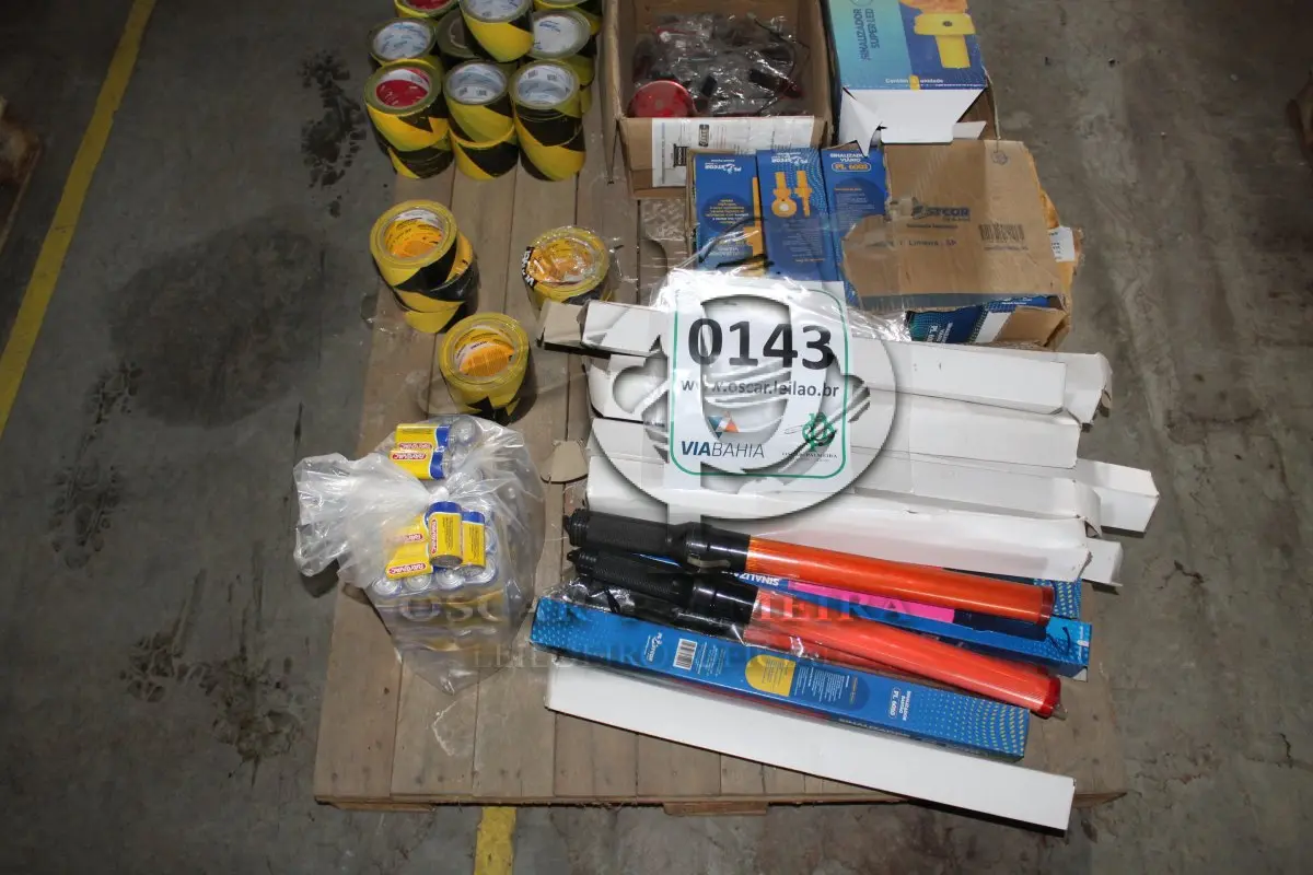 LOTE 143 - MATERIAL DIVERSO