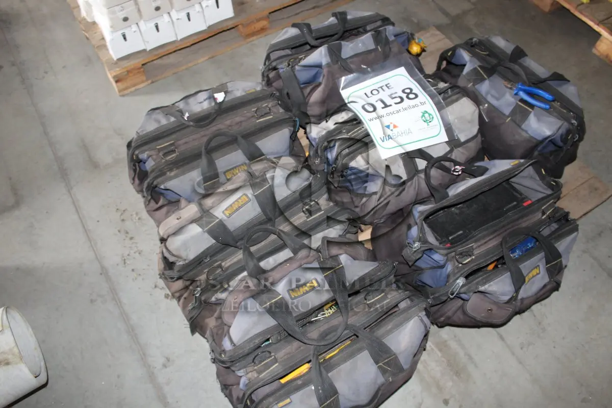 LOTE 158 - MATERIAL DIVERSO