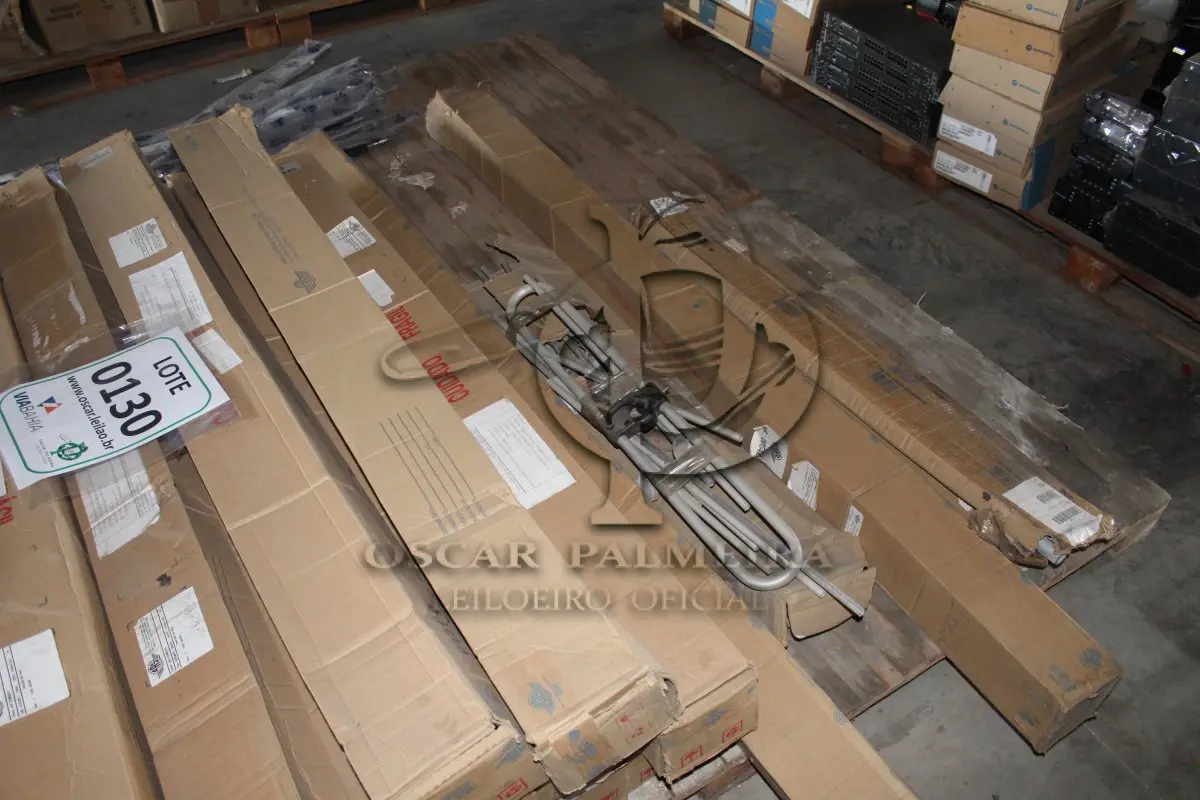 LOTE 130 - MATERIAL DIVERSO