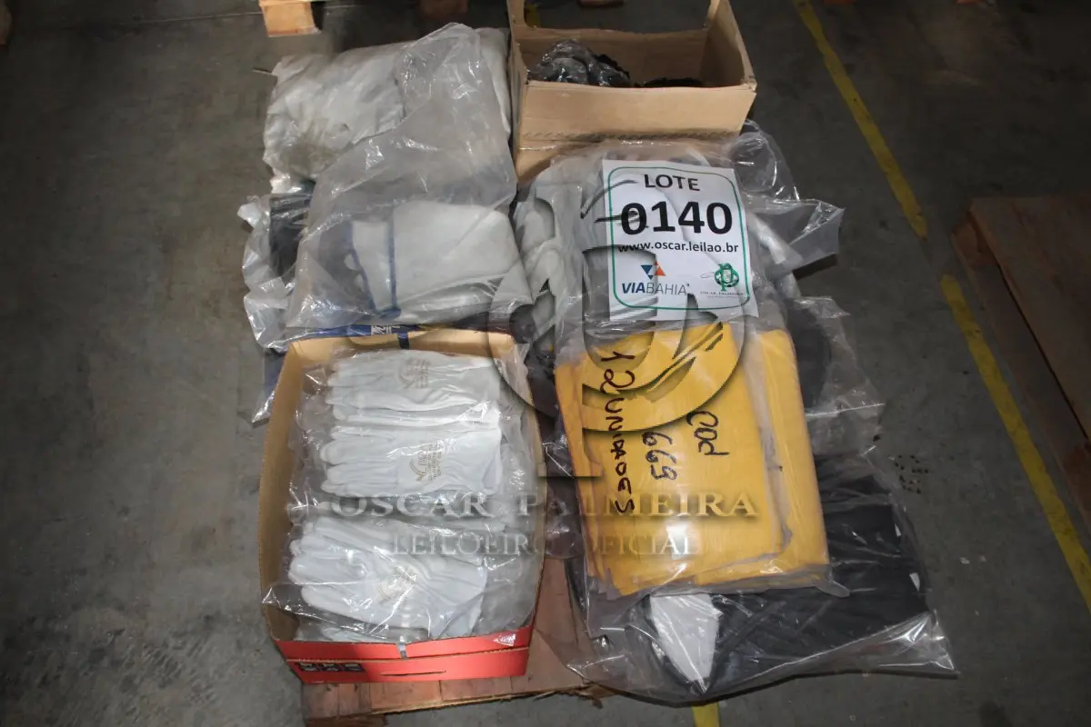 LOTE 140 - MATERIAL DIVERSO