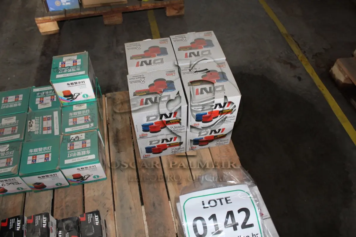 LOTE 142 - MATERIAL DIVERSO