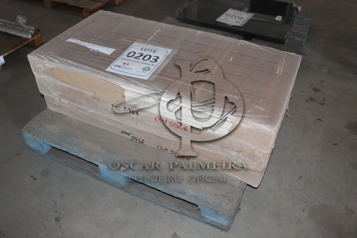 LOTE 203 - MATERIAL DIVERSO