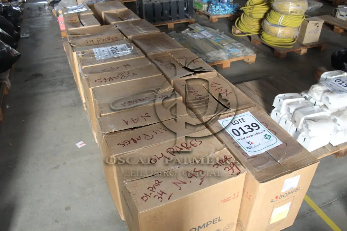 LOTE 139 - MATERIAL DIVERSO