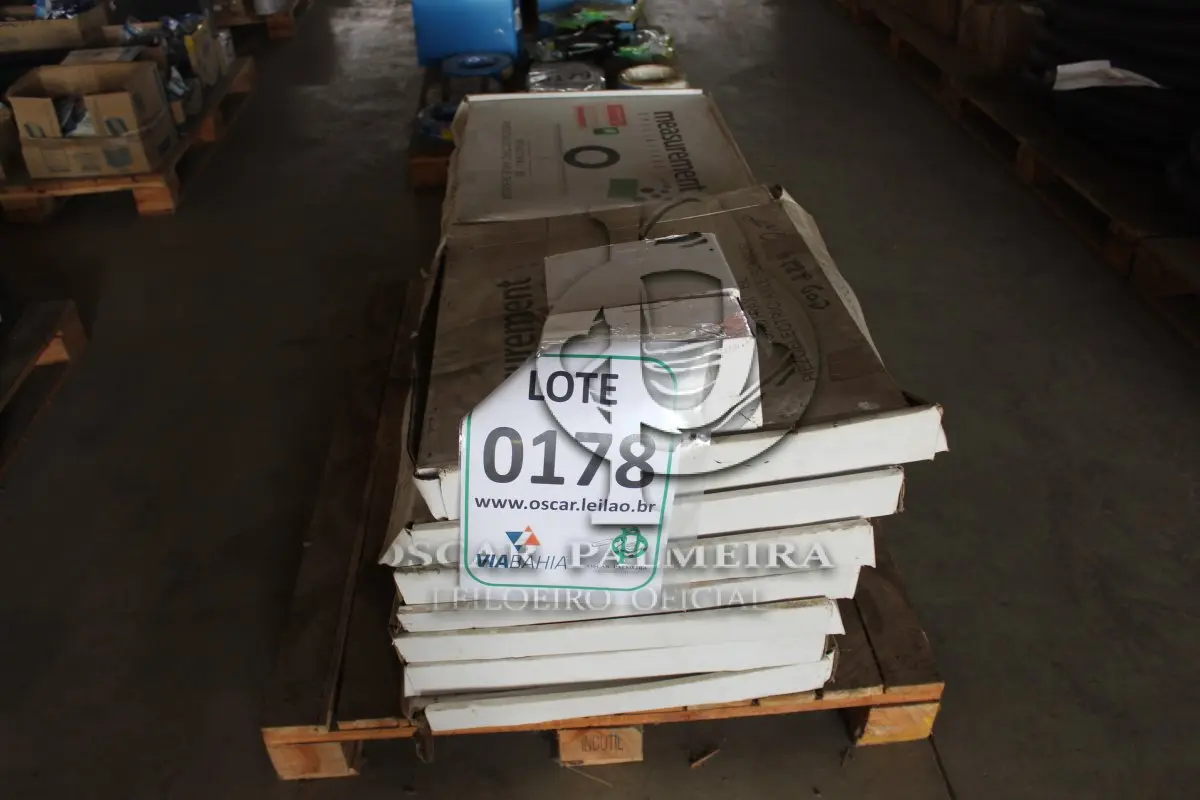 LOTE 178 - MATERIAL DIVERSO