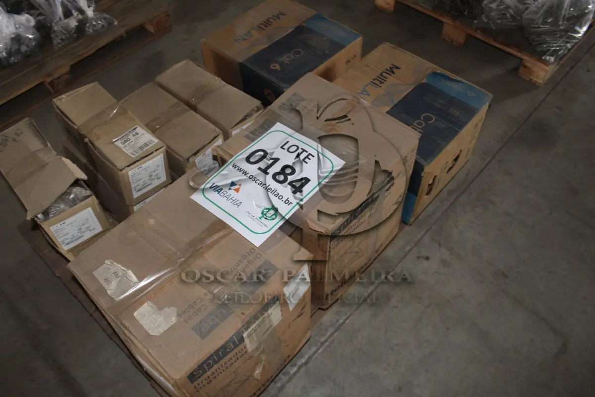 LOTE 184 - MATERIAL DIVERSO