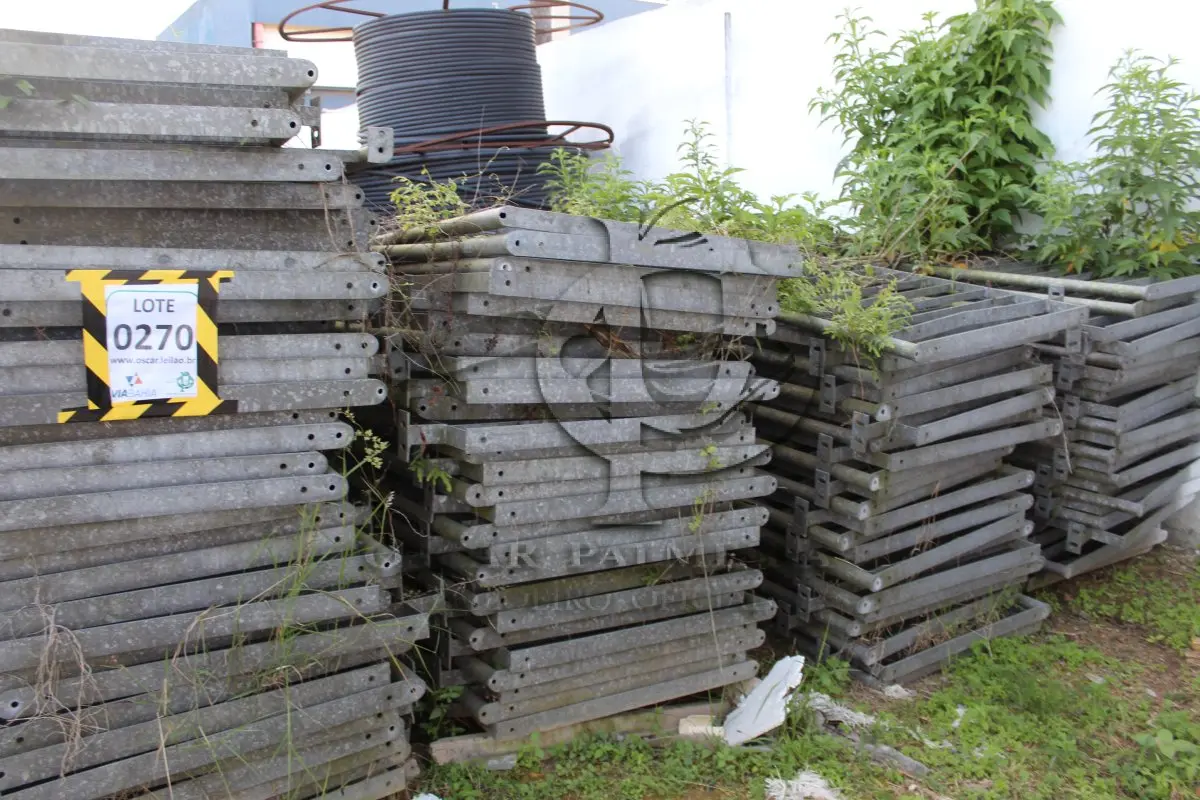 LOTE 270 - MATERIAL DIVERSO