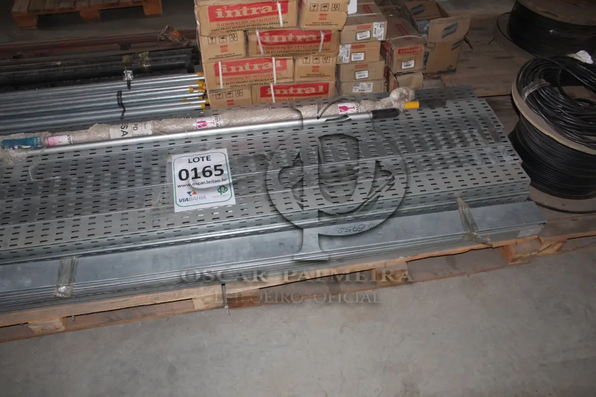 LOTE 165 - MATERIAL DIVERSO