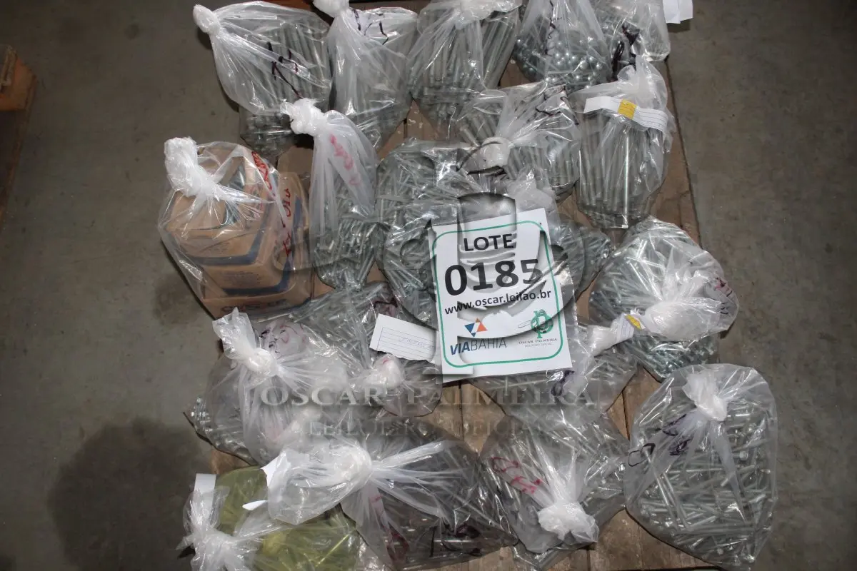 LOTE 185 - MATERIAL DIVERSO