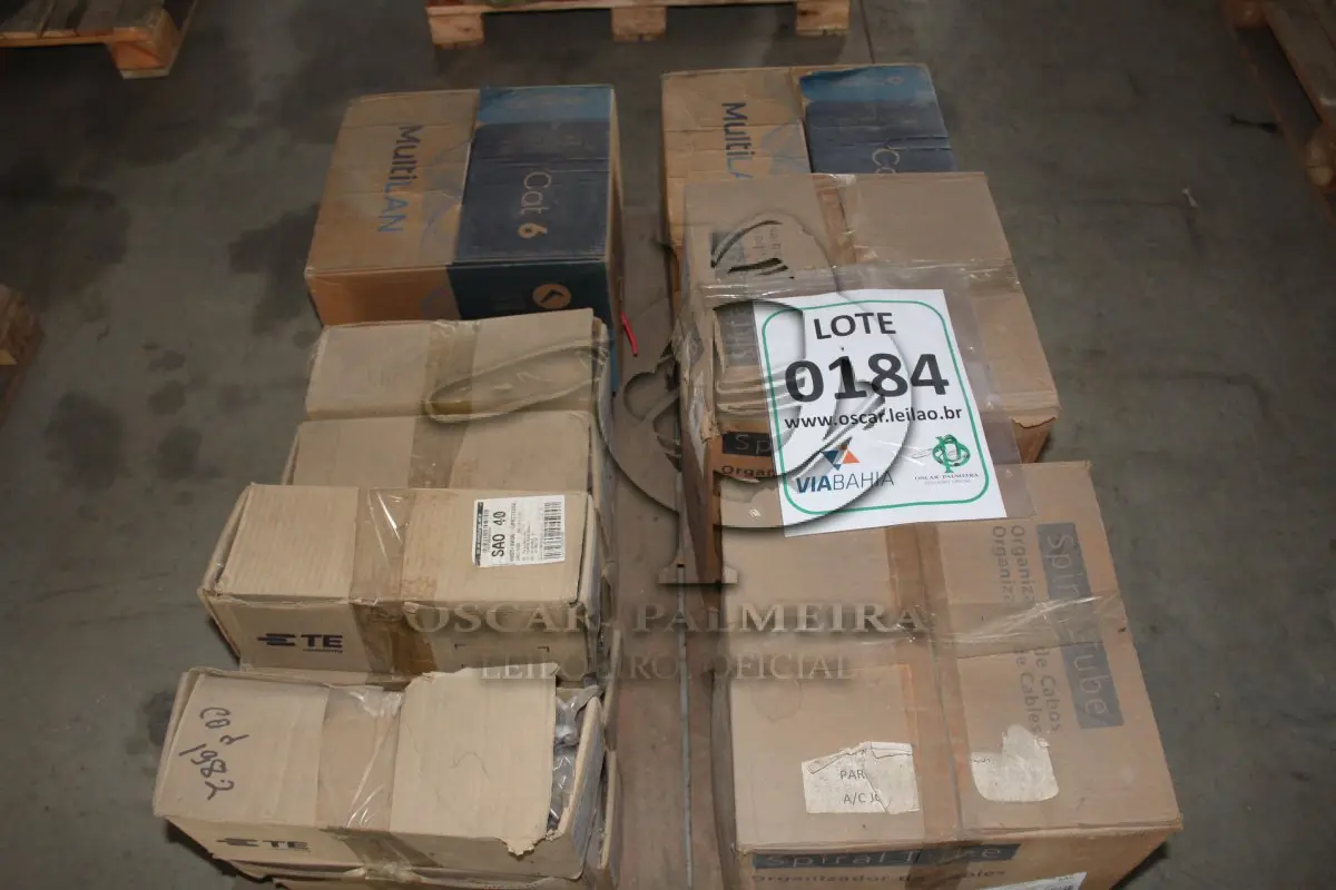 LOTE 184 - MATERIAL DIVERSO