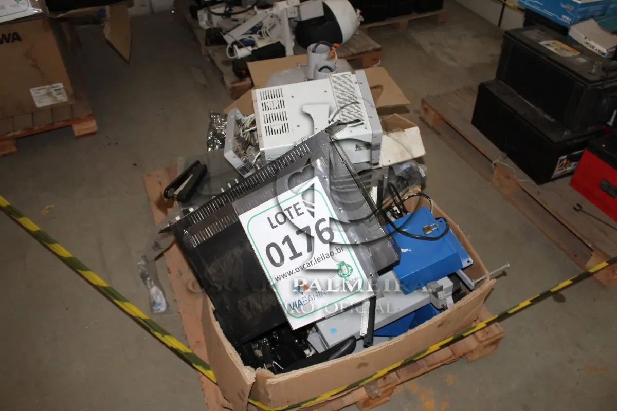 LOTE 176 - MATERIAL DIVERSO