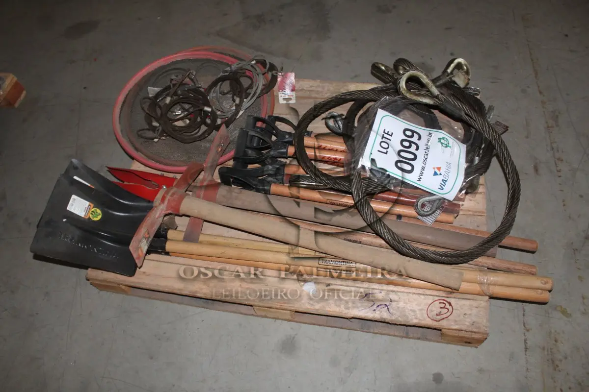 LOTE 099 - MATERIAL DIVERSO