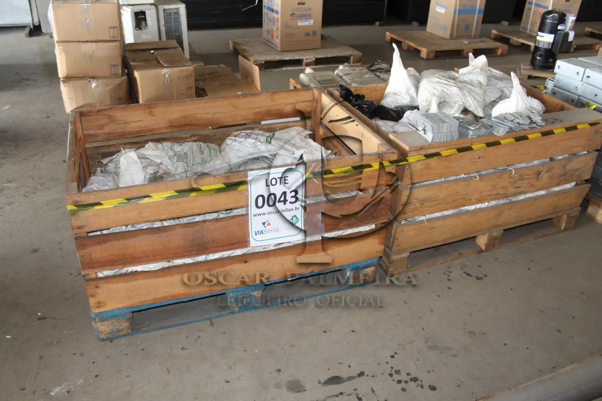 LOTE 043 - MATERIAL DIVERSO