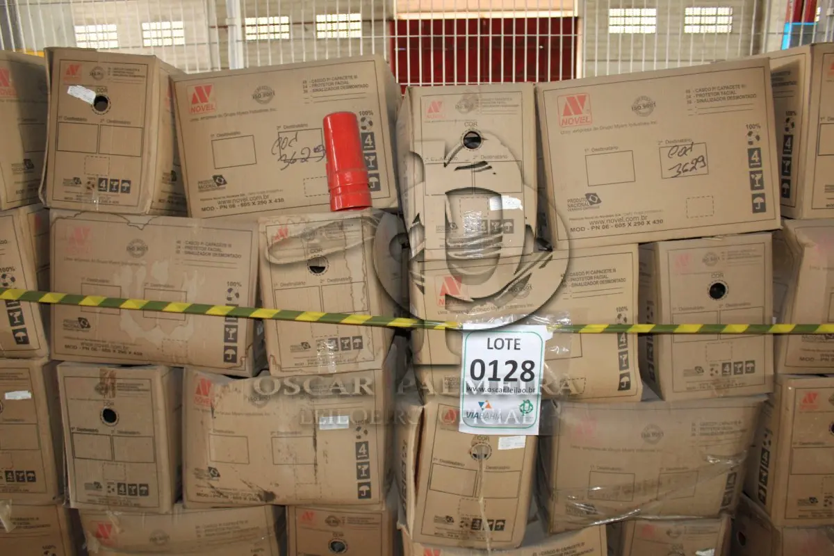 LOTE 128 - MATERIAL DIVERSO