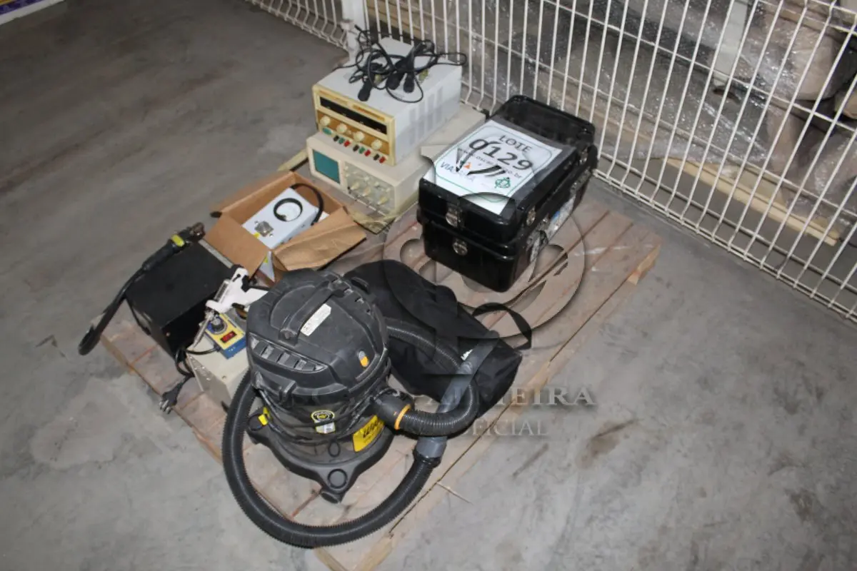 LOTE 129 - MATERIAL DIVERSO