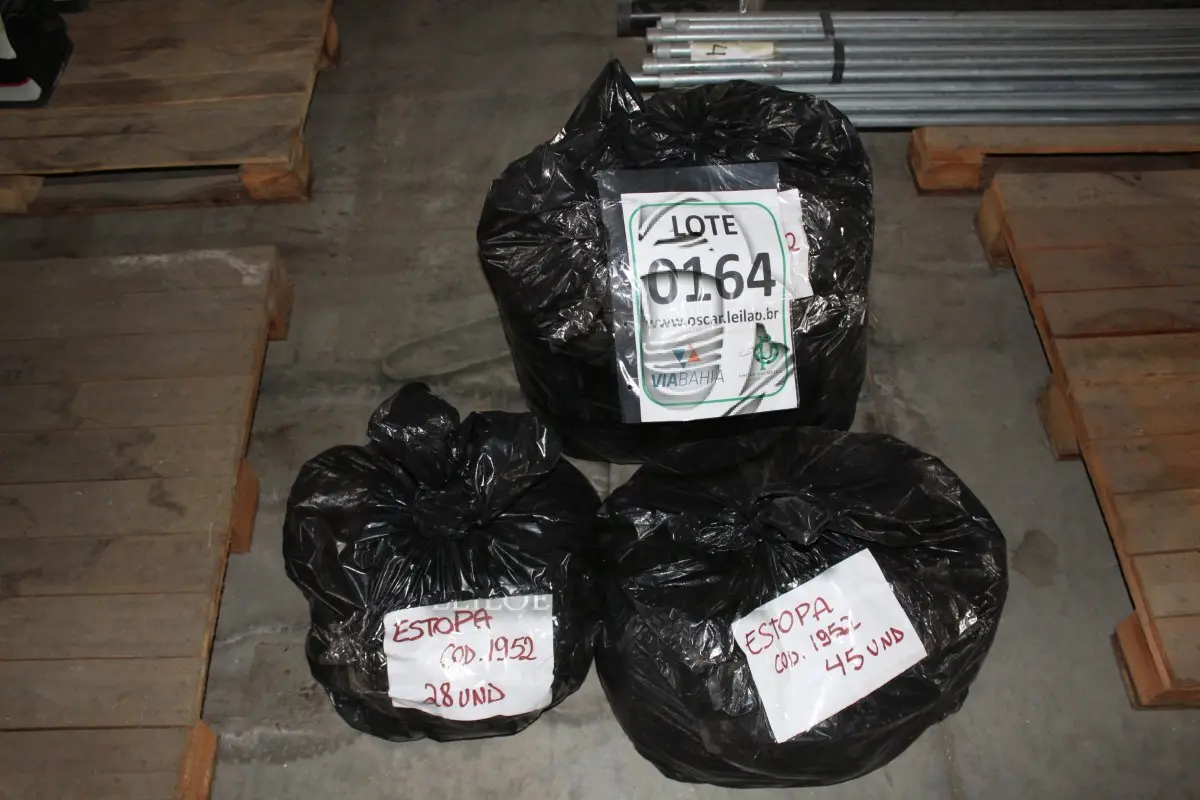 LOTE 164 - MATERIAL DIVERSO