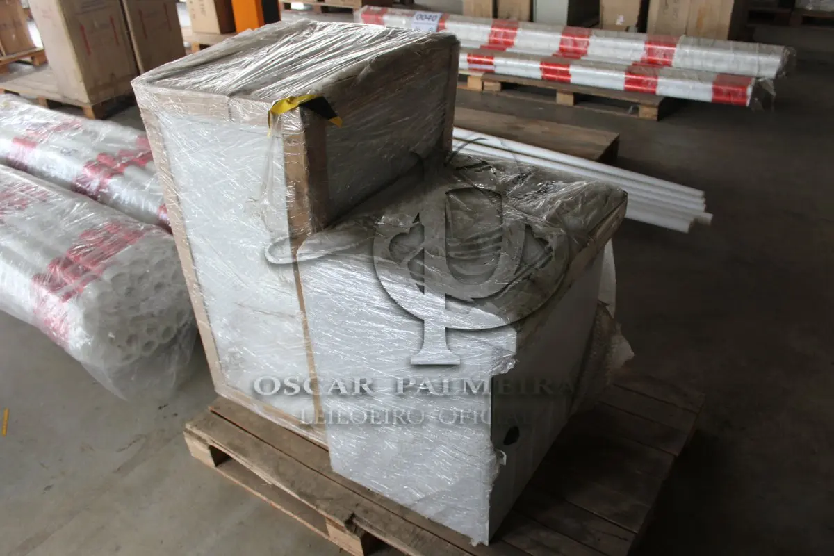 LOTE 059 - MATERIAL DIVERSO