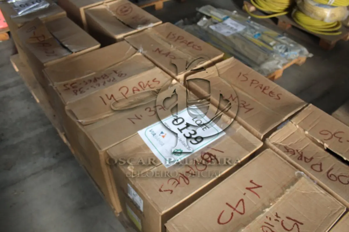 LOTE 139 - MATERIAL DIVERSO