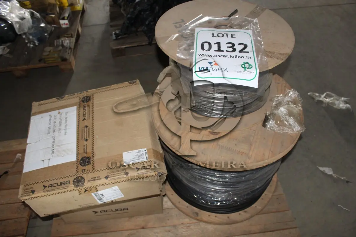 LOTE 132 - MATERIAL DIVERSO