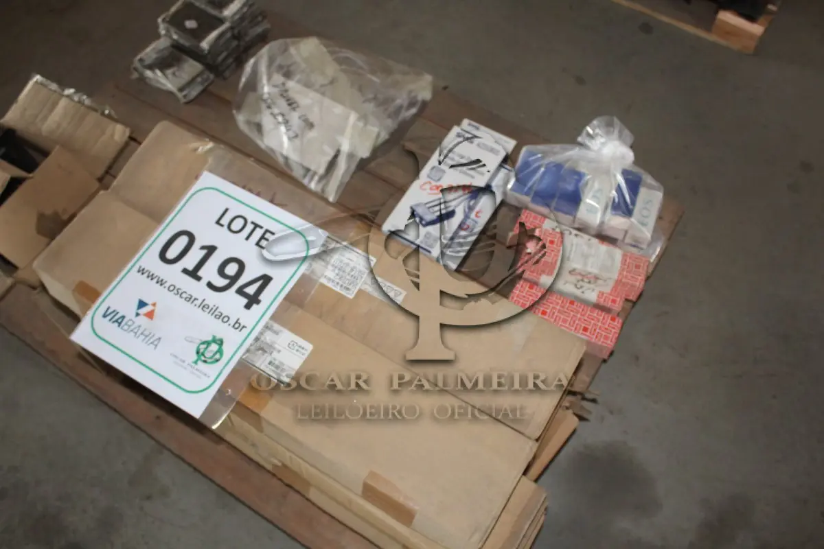 LOTE 194 - MATERIAL DIVERSO