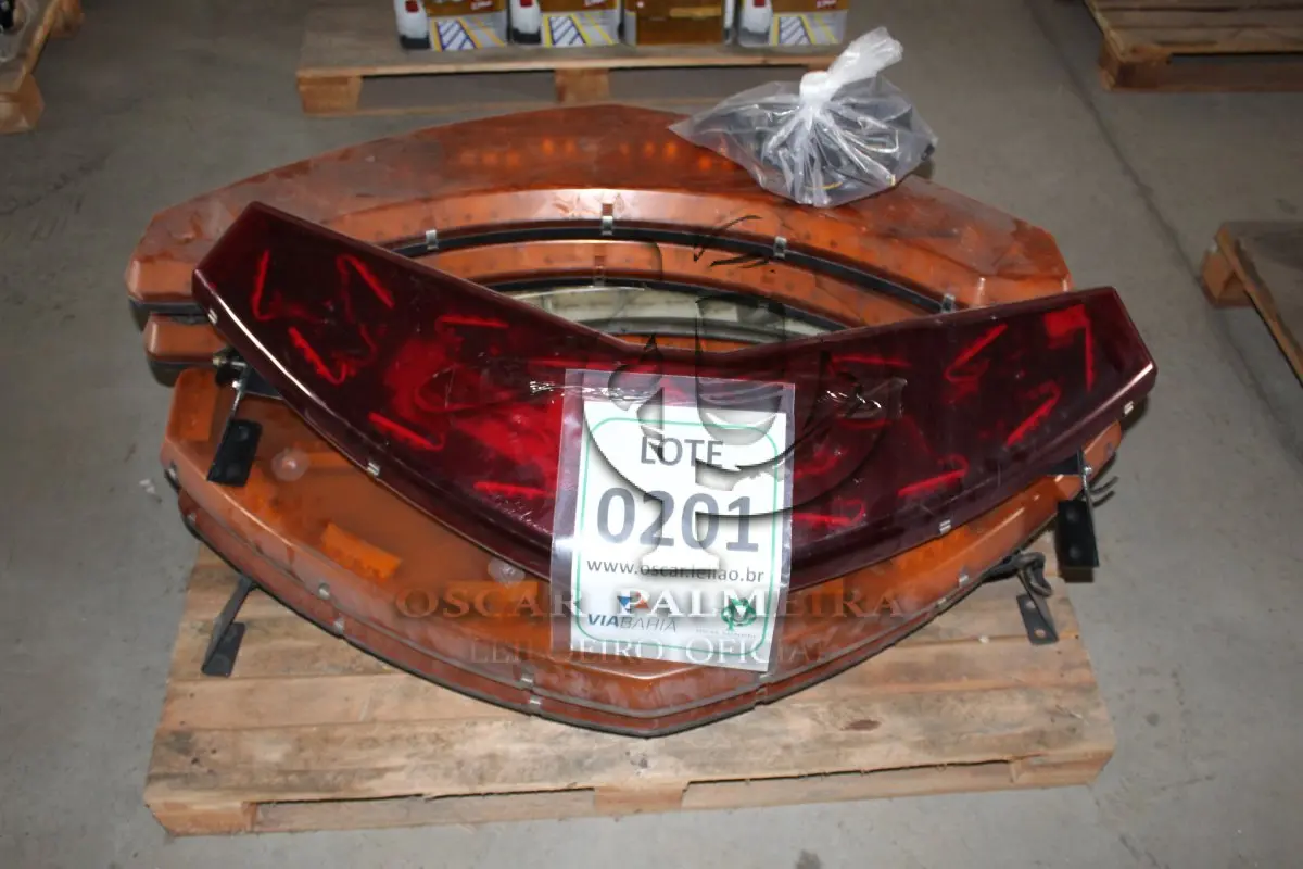 LOTE 201 - MATERIAL DIVERSO