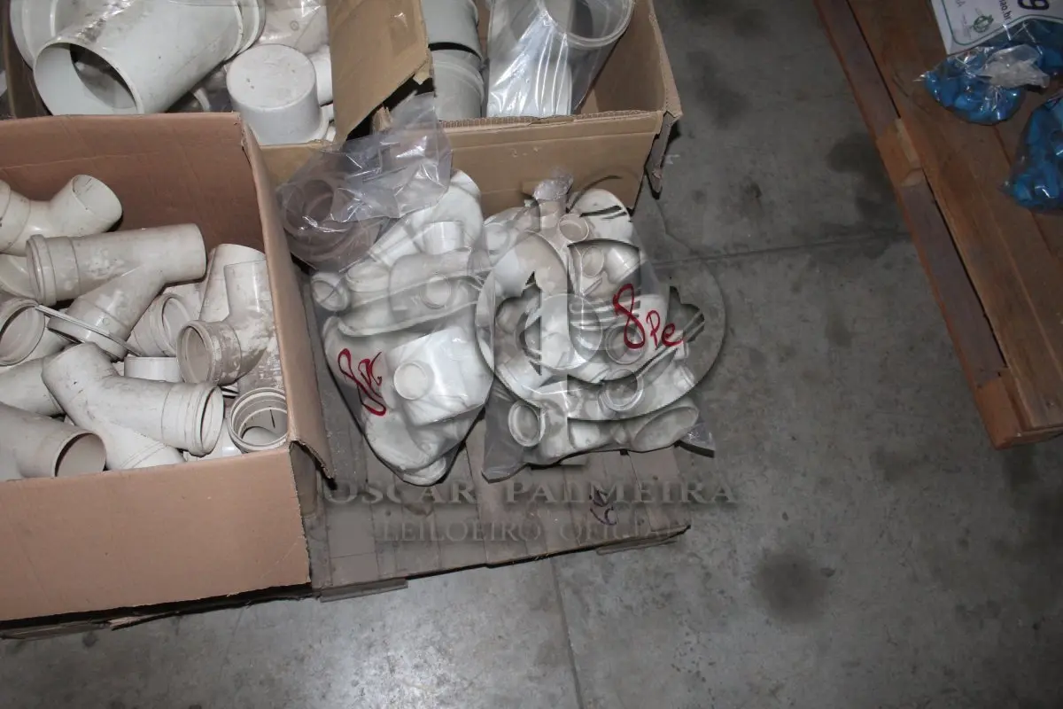 LOTE 108 - MATERIAL DIVERSO