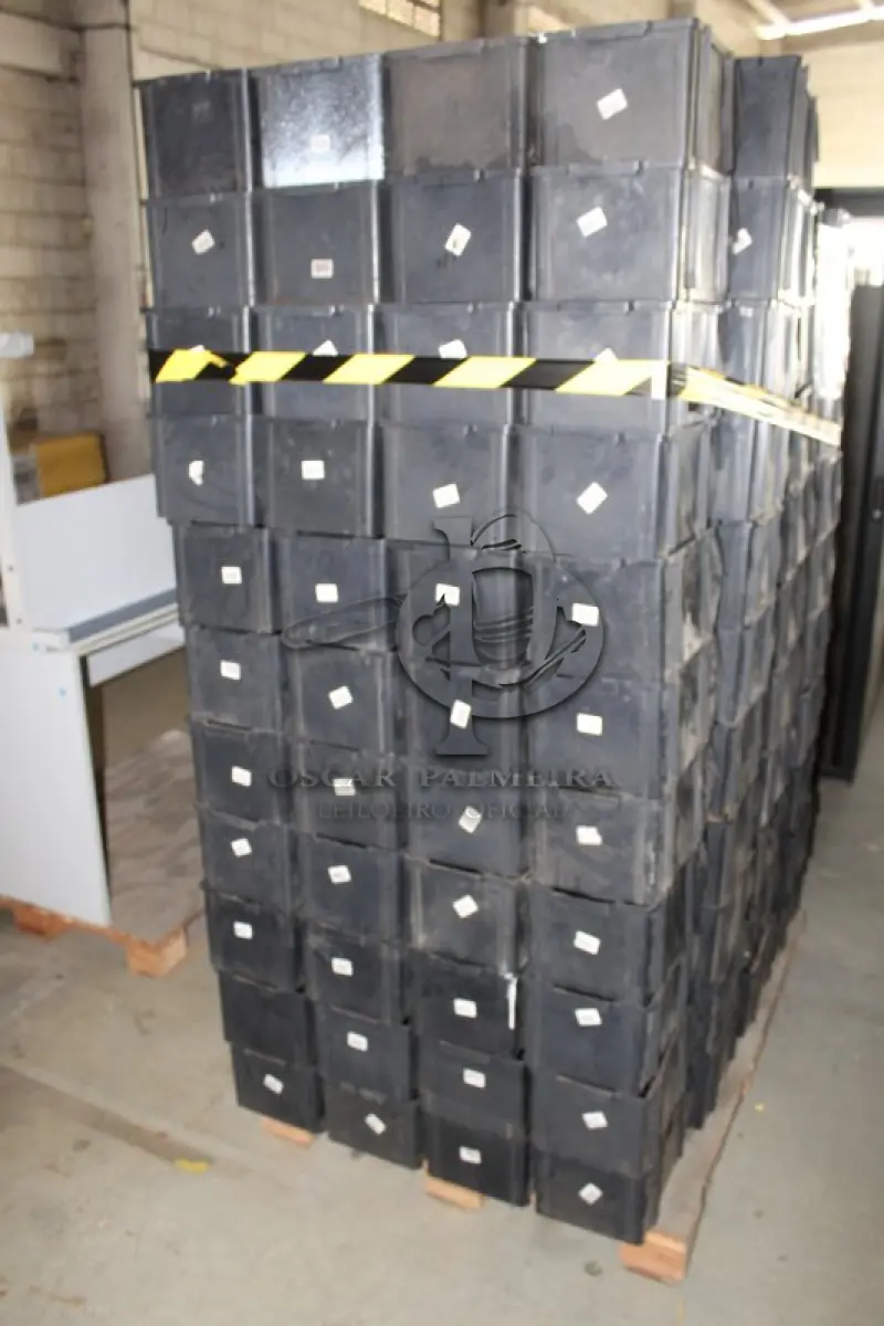 LOTE 103 - MATERIAL DIVERSO