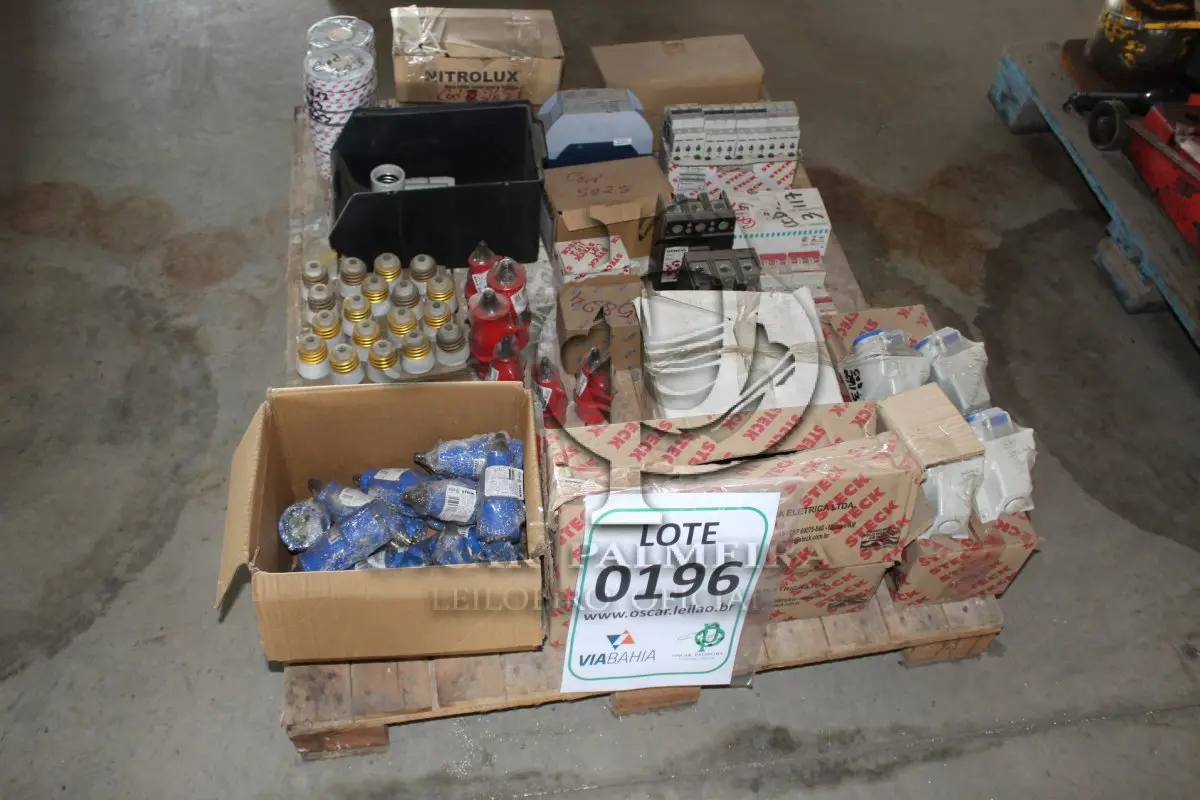 LOTE 196 - MATERIAL DIVERSO