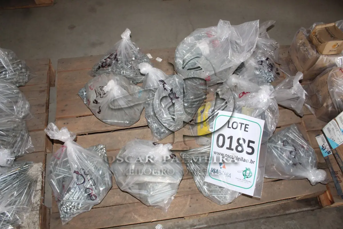 LOTE 185 - MATERIAL DIVERSO