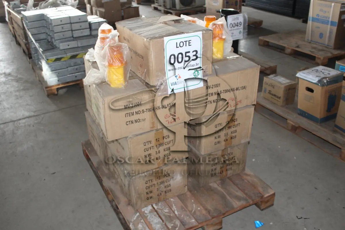 LOTE 053 - MATERIAL DIVERSO