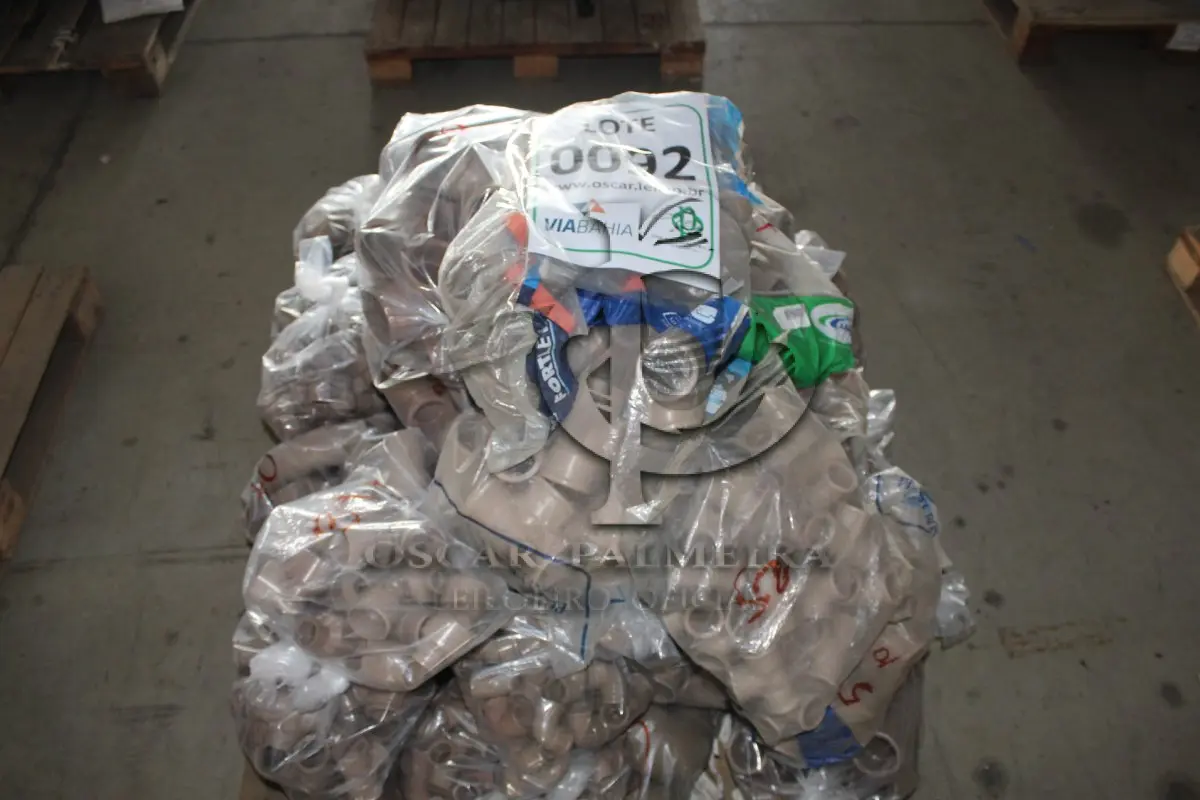 LOTE 092 - MATERIAL DIVERSO