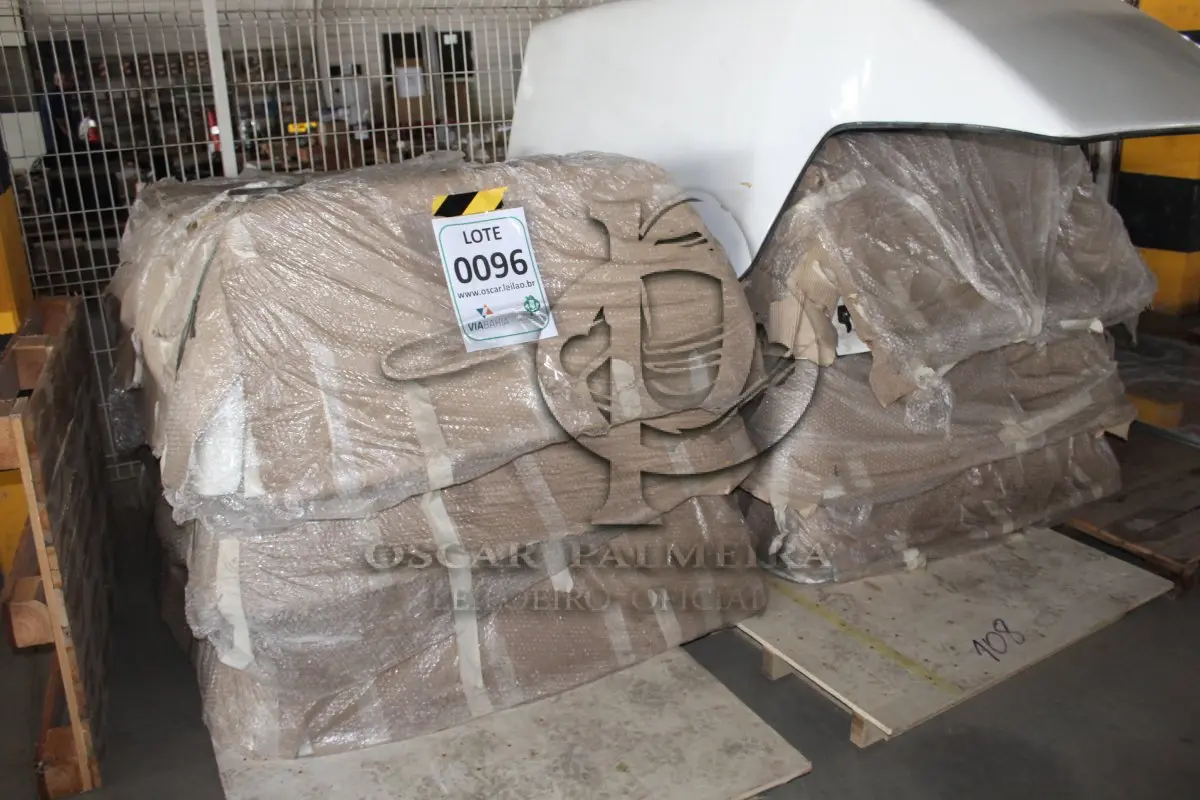 LOTE 096 - MATERIAL DIVERSO