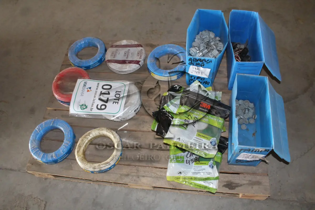 LOTE 179 - MATERIAL DIVERSO