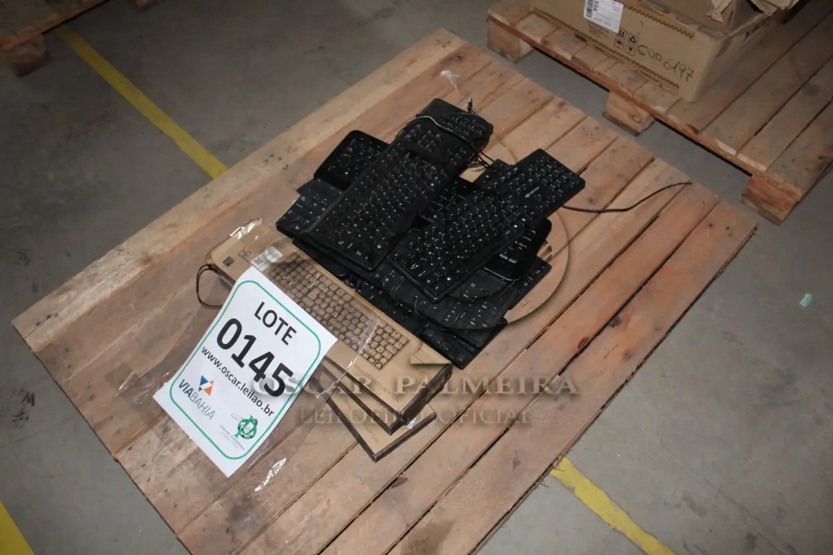 LOTE 145 - MATERIAL DIVERSO