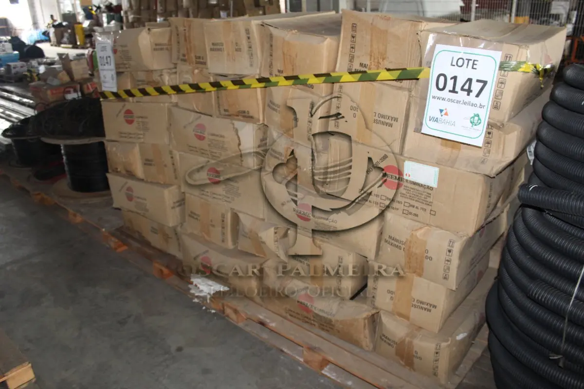 LOTE 147 - MATERIAL DIVERSO