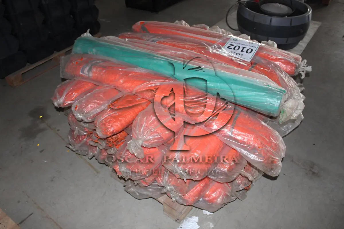 LOTE 102 - MATERIAL DIVERSO